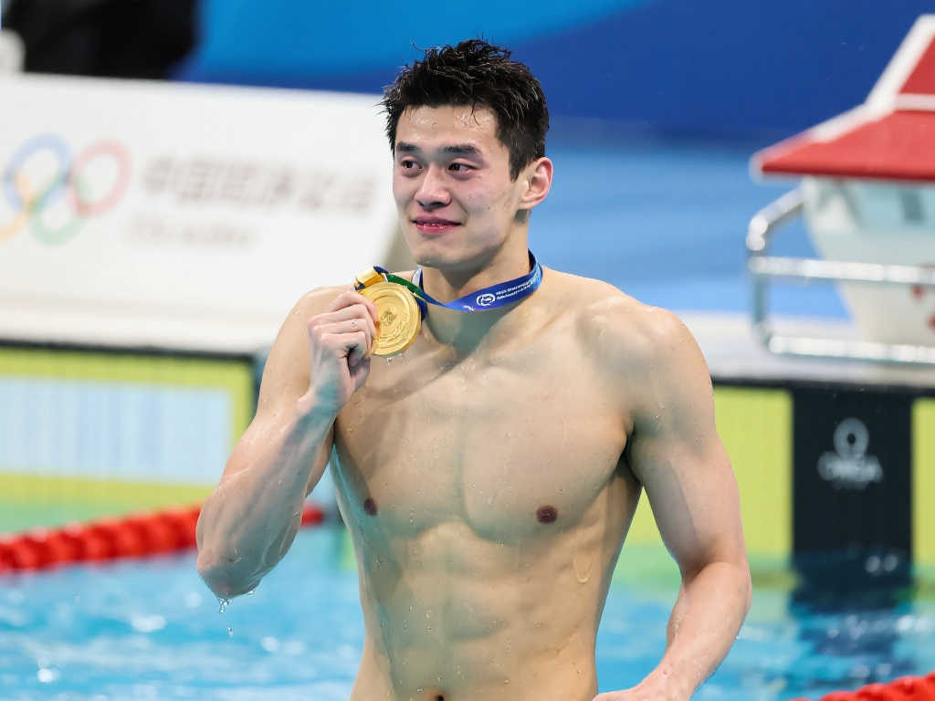 它折射出的 它折射出的